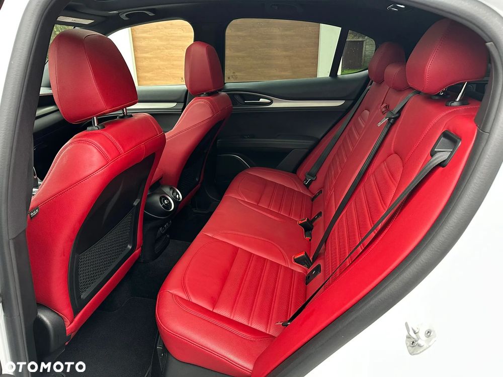 Alfa Romeo Stelvio 2.0 Turbo 16V AT8-Q4 Veloce - 12