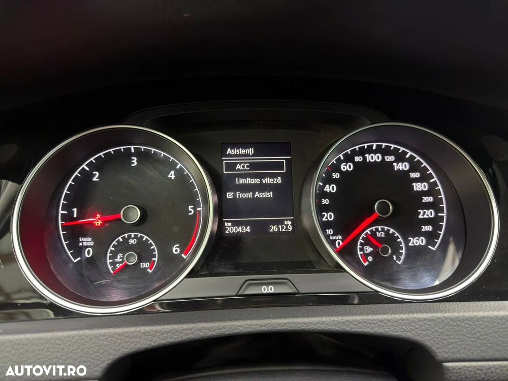 Volkswagen Golf - 13