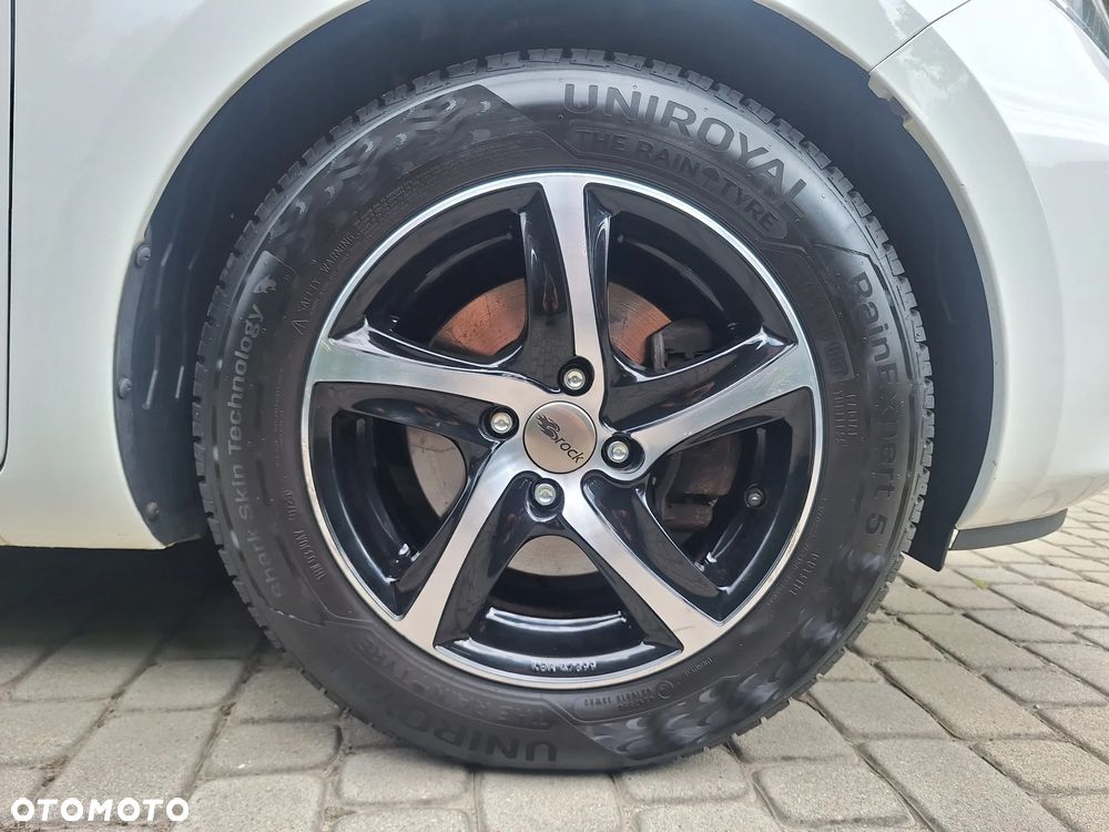 Kia Rio 1.2 L - 12