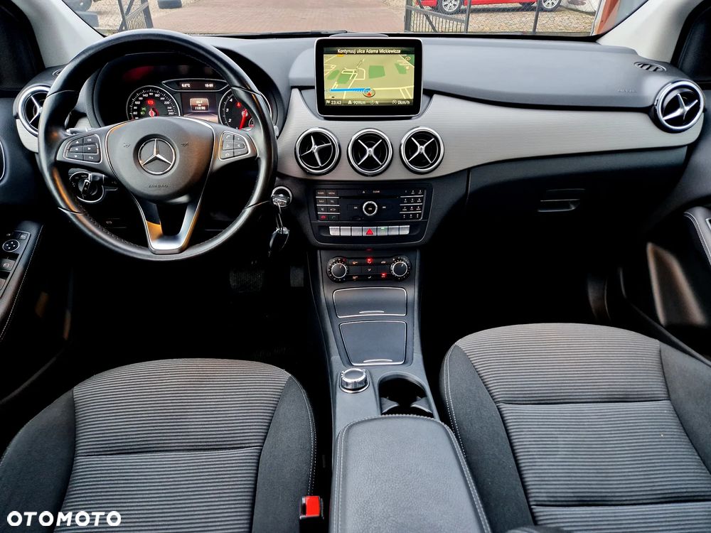 Mercedes-Benz Klasa B 180 7G-DCT Edition - 27