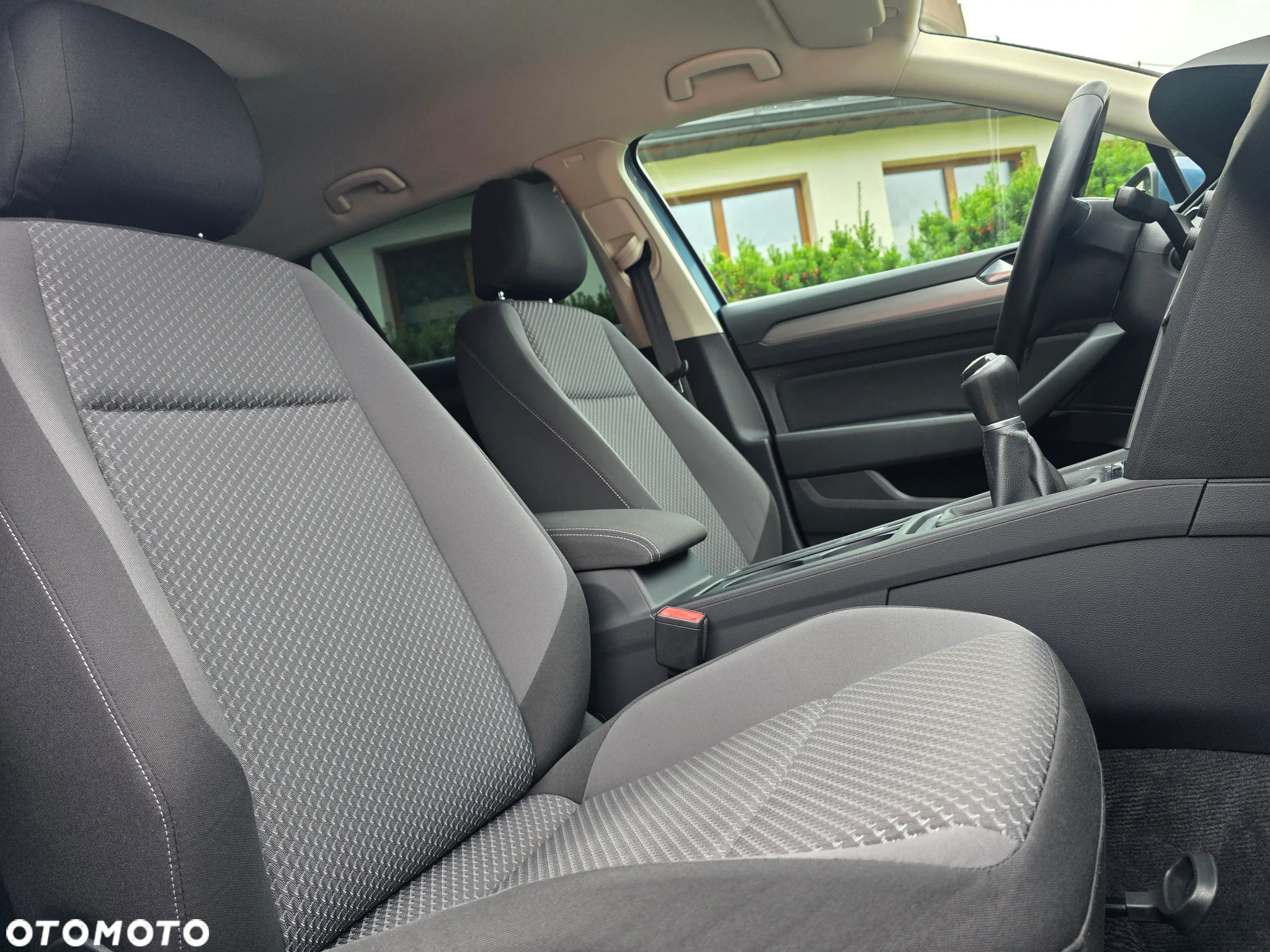 Volkswagen Passat 2.0 TDI BMT Trendline - 10