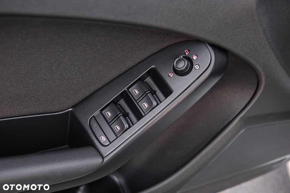 Audi A4 Avant 2.0 TDI - 19