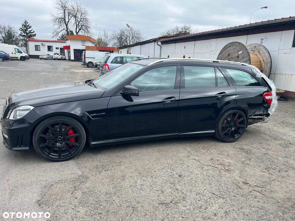 Mercedes-Benz Klasa E 63 AMG AMG AMG Speedshift MCT AMG Performance Package - 3