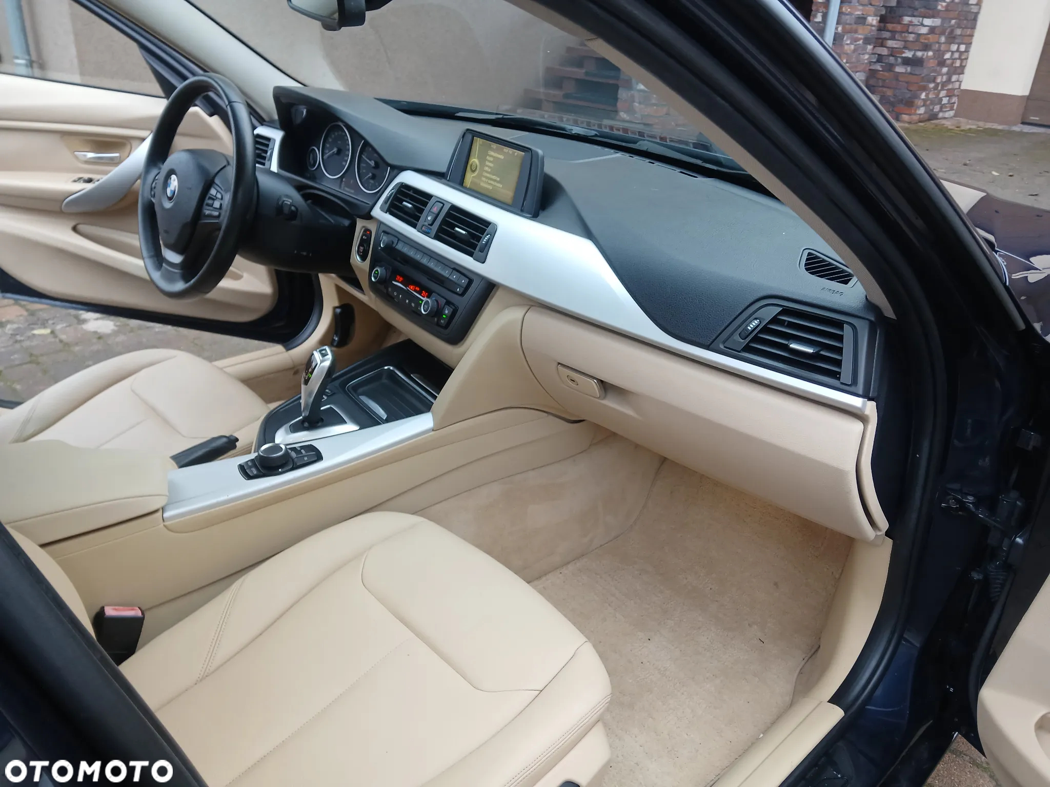 BMW Seria 3 328i xDrive - 17