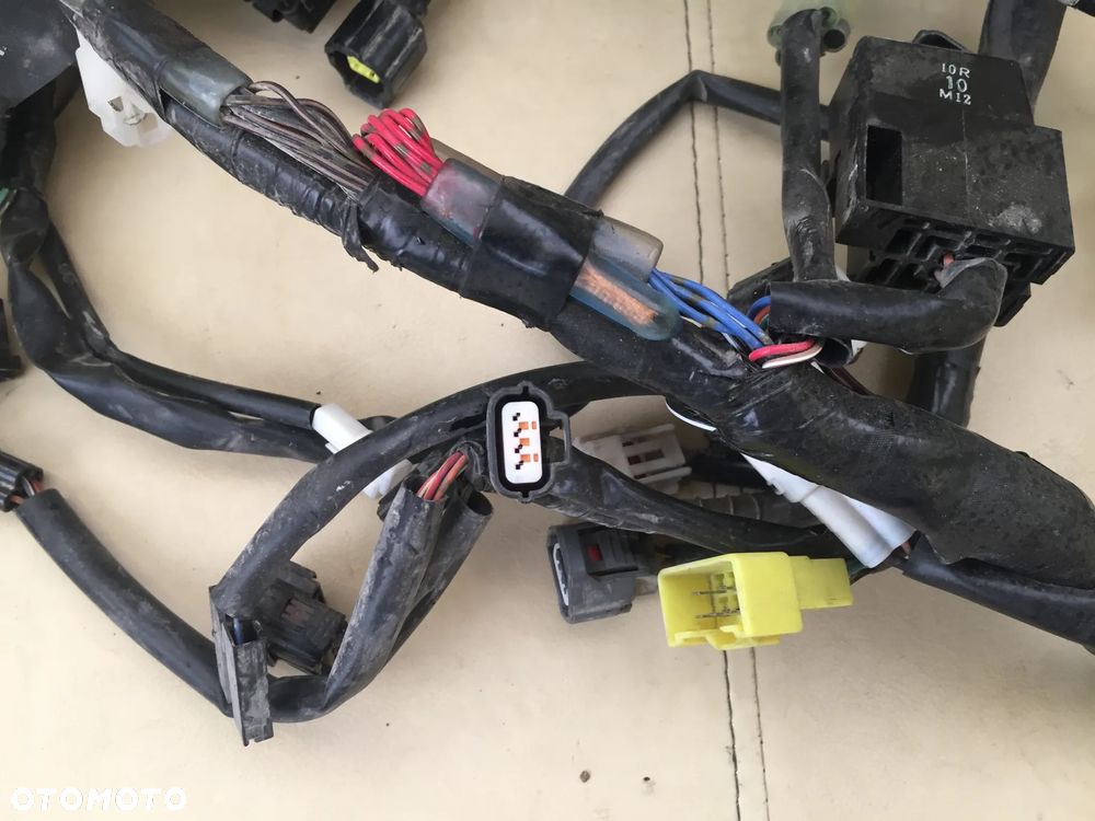 INSTALACJA WIĄZKA ELEKTRYCZNA SUZUKI GSR 750 - 10