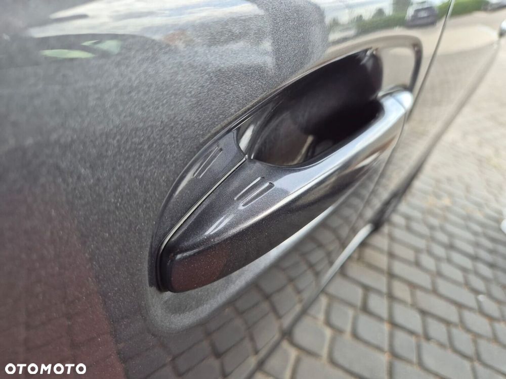 Toyota Avensis 1.8 Premium MS - 25