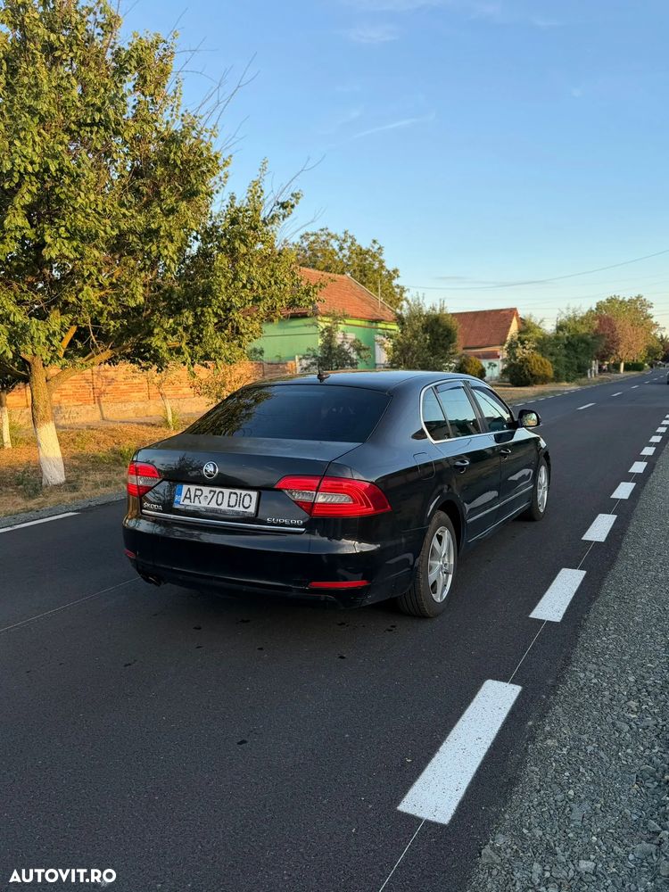 Skoda Superb 2.0 TDI DSG Premium Edition - 3