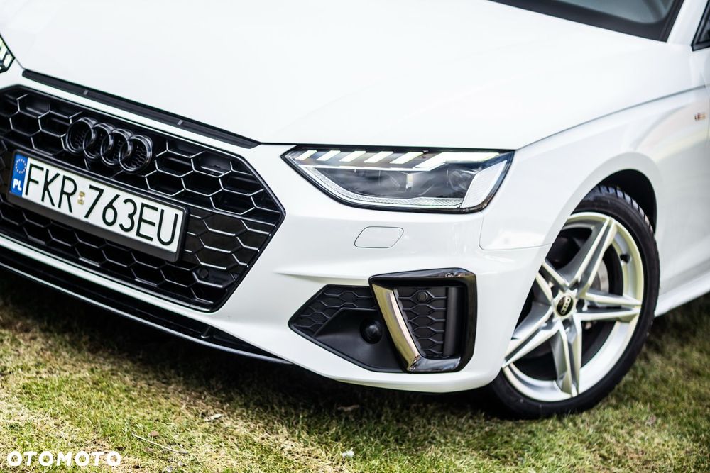 Audi A4 Avant 40 TDI S tronic S line - 2