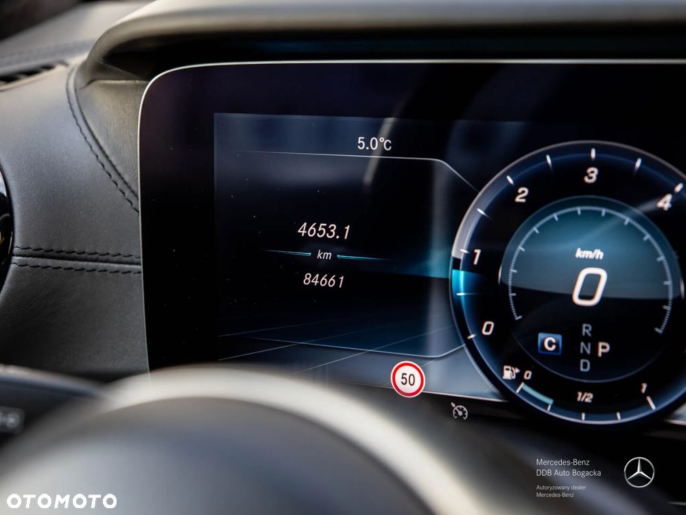 Mercedes-Benz Klasa E 220 d 4-Matic 9G-TRONIC - 32