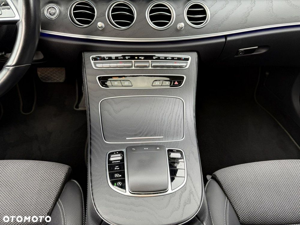 Mercedes-Benz Klasa E 400 d 4Matic 9G-TRONIC AMG Line - 33