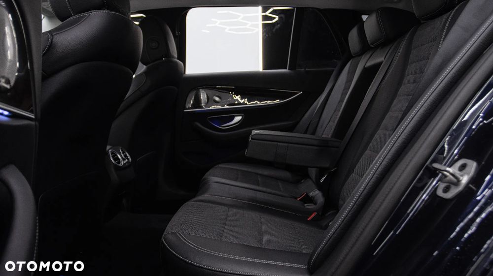 Mercedes-Benz Klasa E 300 de Avantgarde - 17