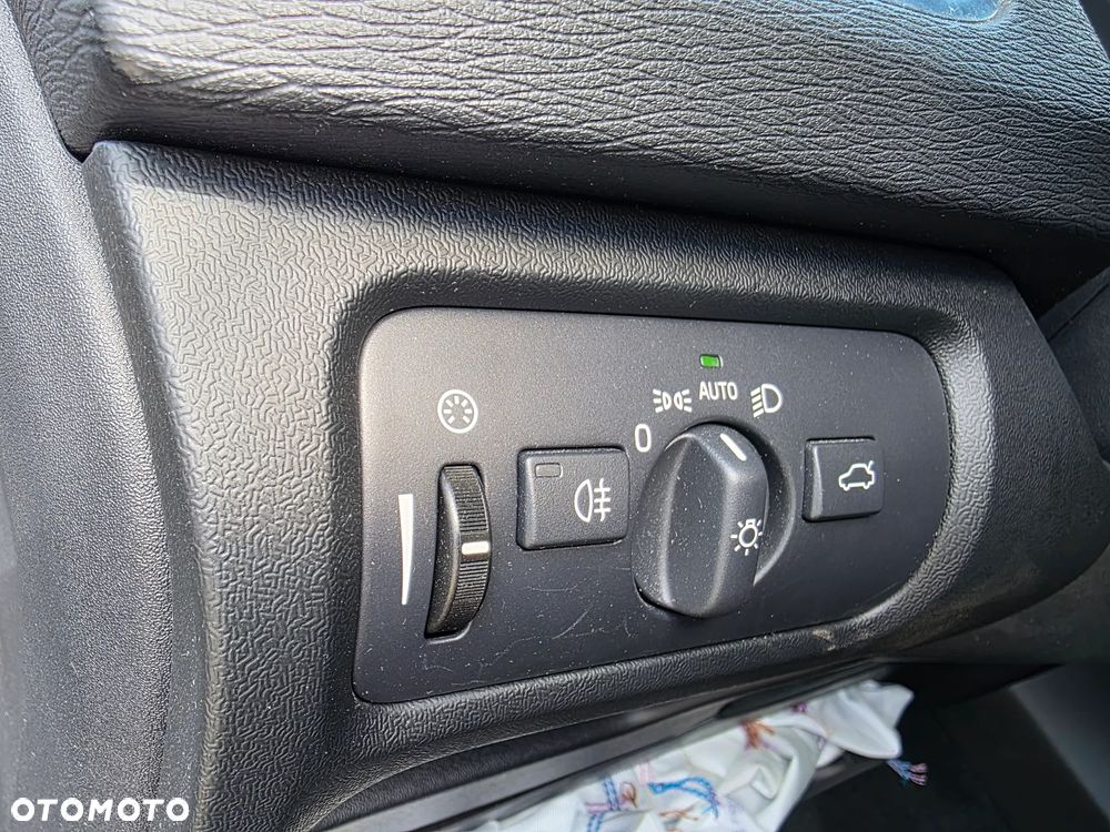 Volvo V40 D2 Geartronic Linje Svart - 21