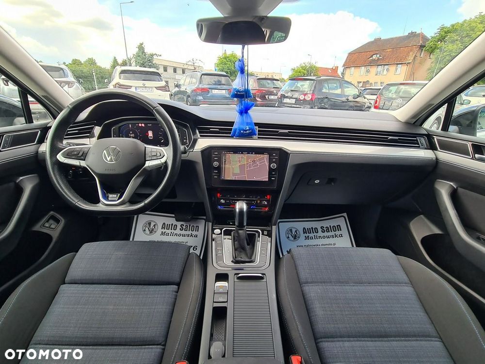 Volkswagen Passat - 14