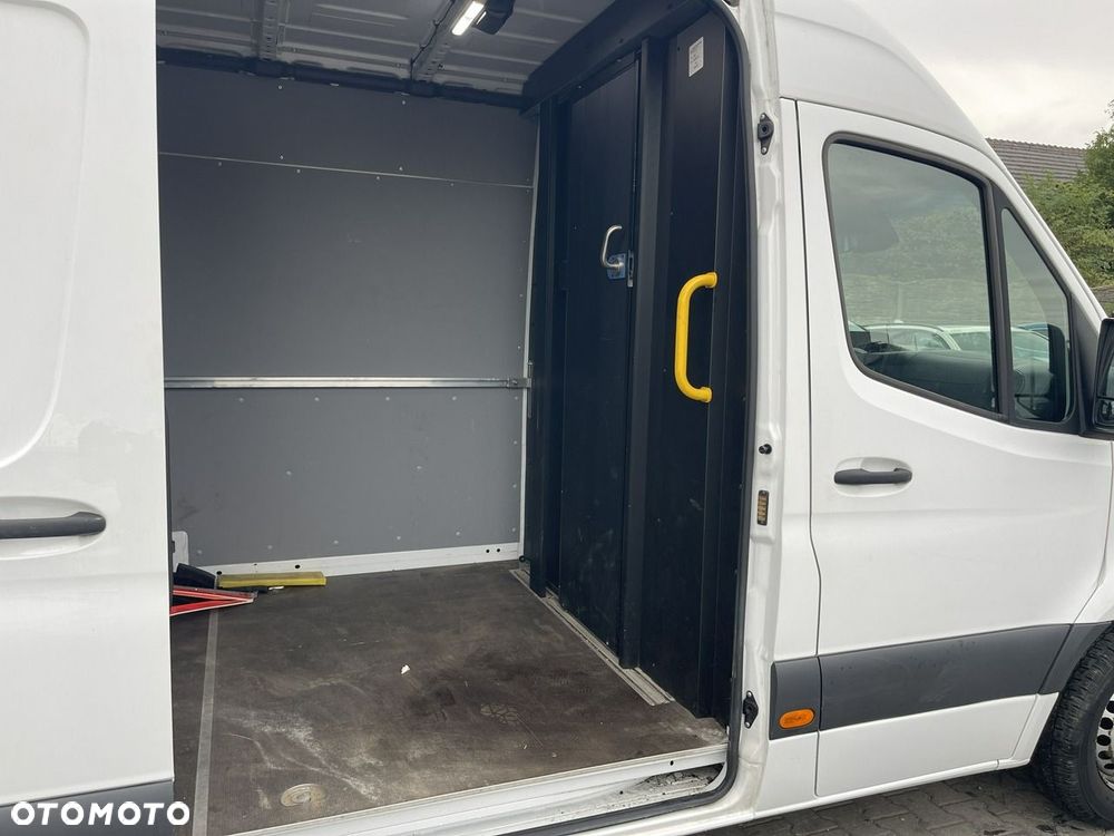 Mercedes-Benz Sprinter - 5