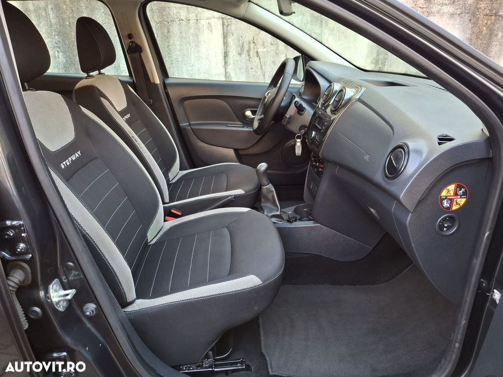 Dacia Sandero Stepway TCe 90 MT6 Comfort - 13
