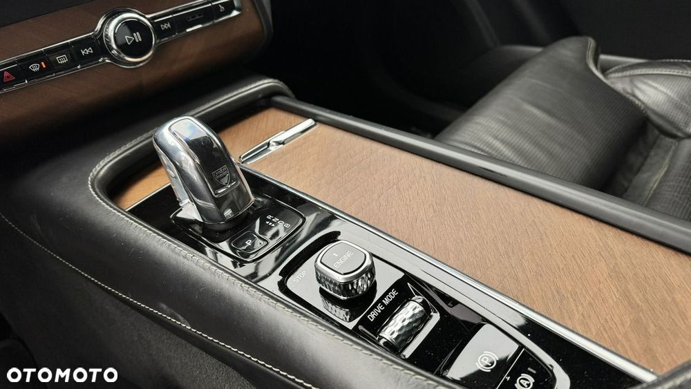 Volvo XC 90 - 25