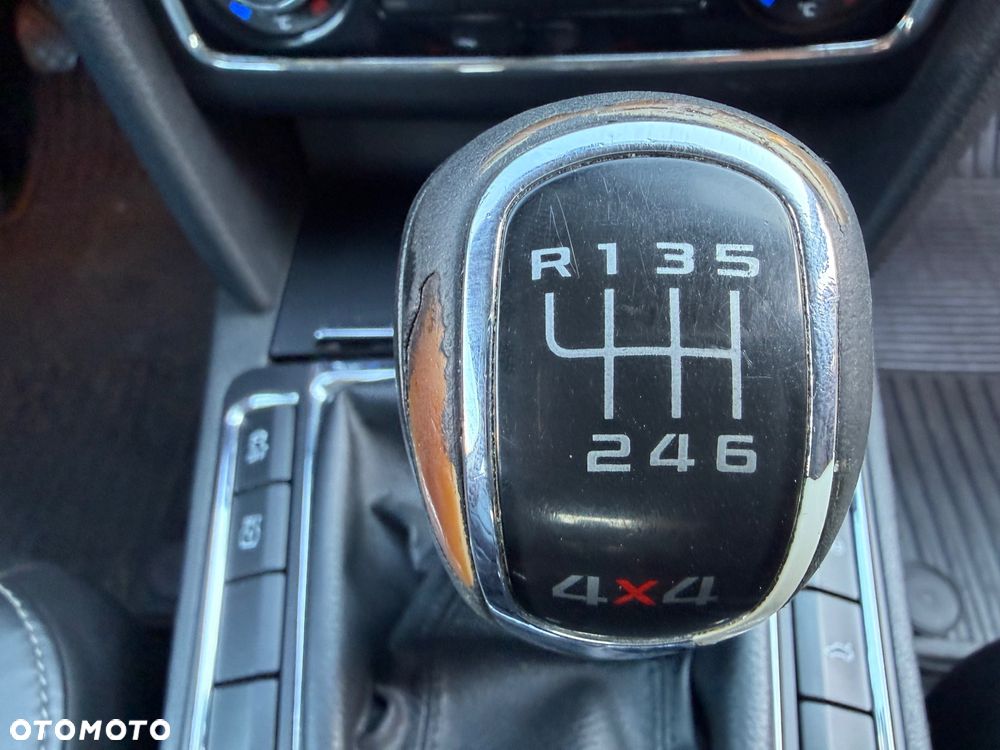 Skoda Superb 2.0 TDI 4x4 Exclusive - 38