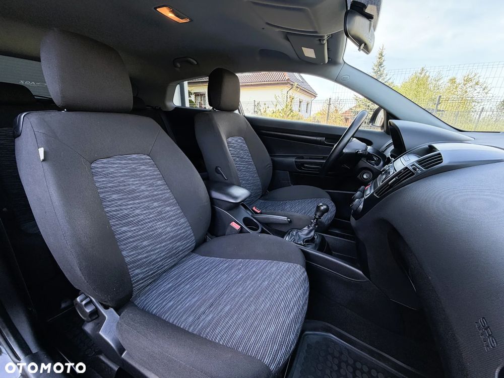 Kia Ceed - 11