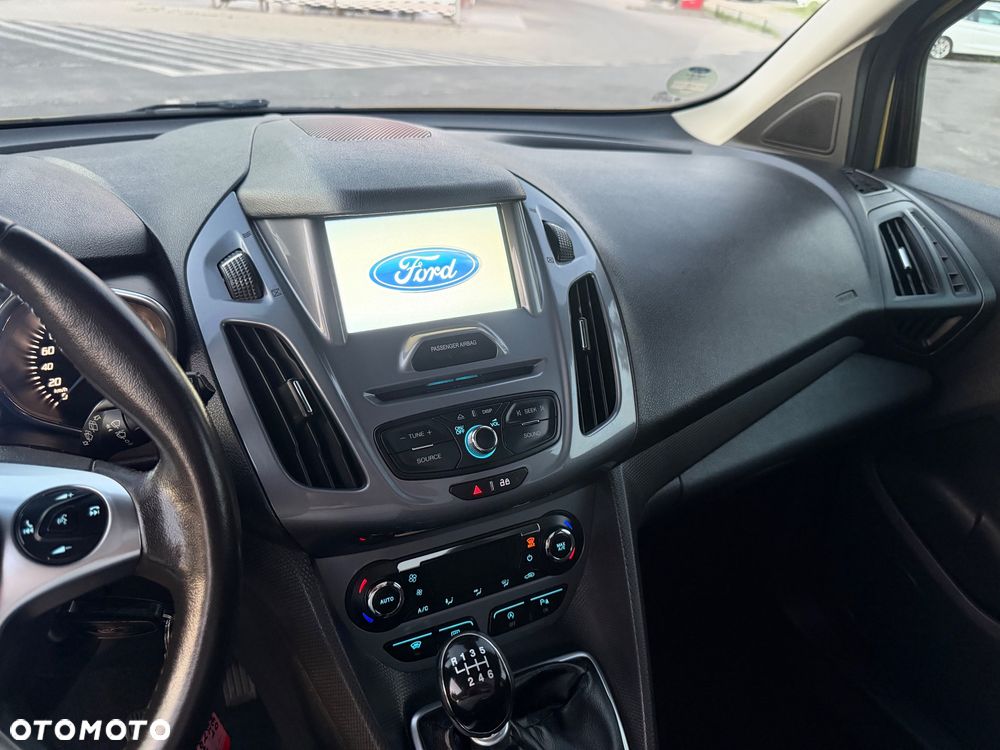 Ford Tourneo Connect - 22