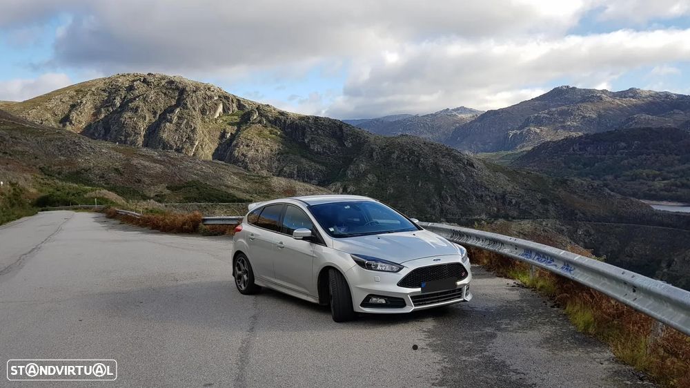 Ford Focus 2.0 TDCi ST-2 - 2