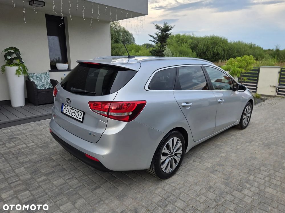 Kia Ceed 1.6 CRDi 136 DCT ISG Platinum Edition - 3