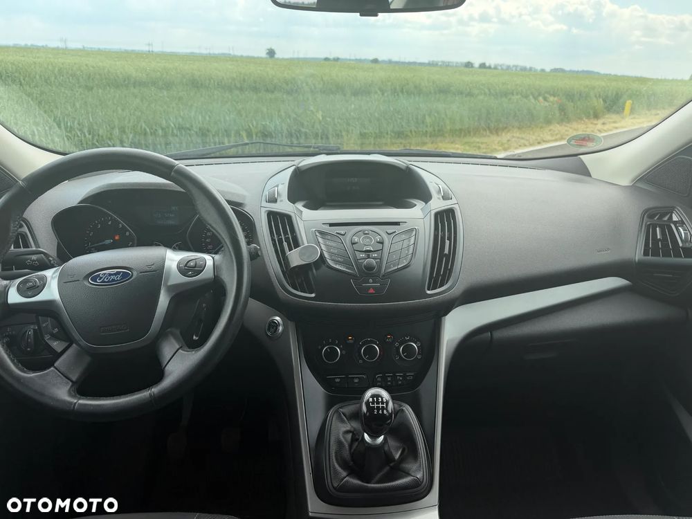Ford Kuga - 12
