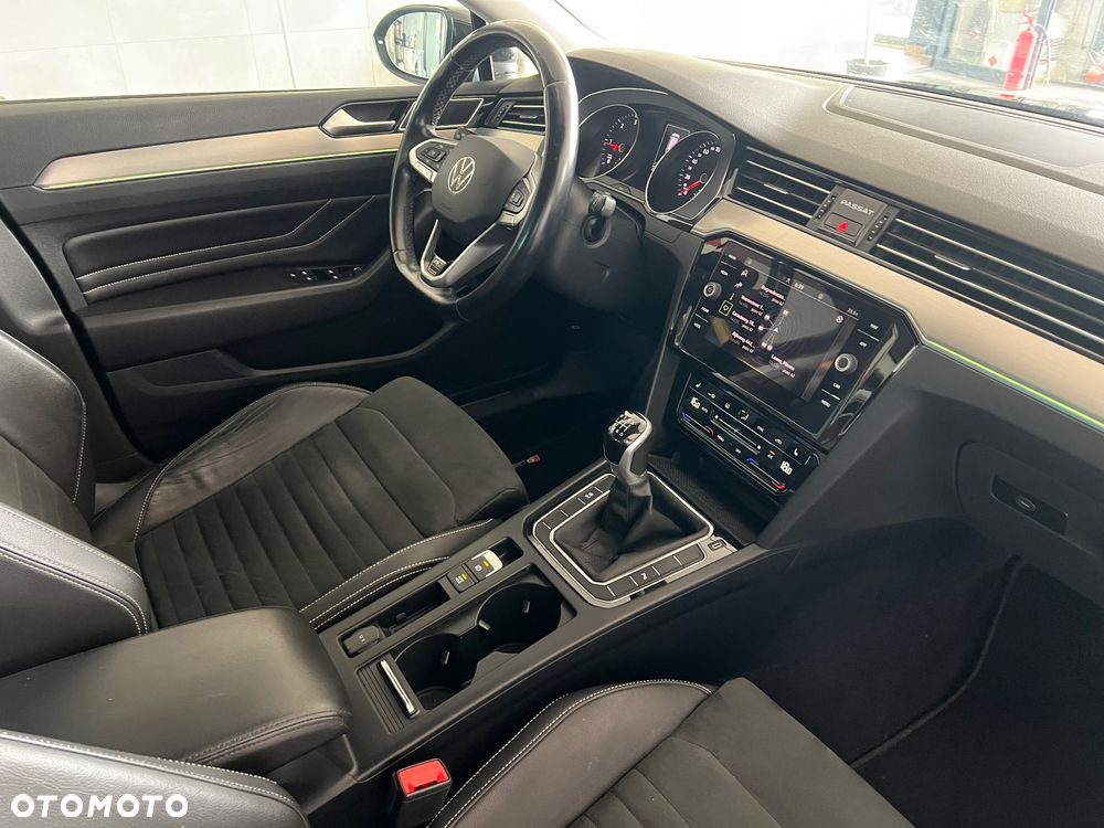 Volkswagen Passat 2.0 TDI EVO Business - 27