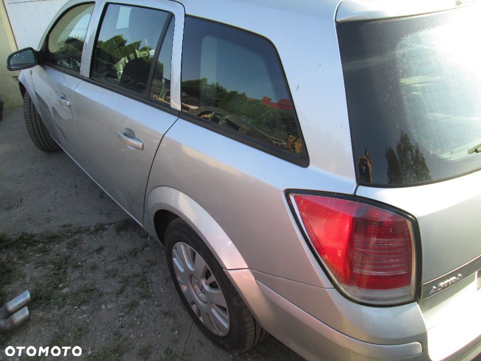 Opel Astra H III 1.7 cdti 101km silnik 17dth 2005r. Z157 drzwi lampy deska rozdzielcza skrzynia f23 - 3