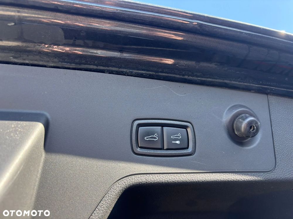 Porsche Panamera 4 Platinum Edition - 12