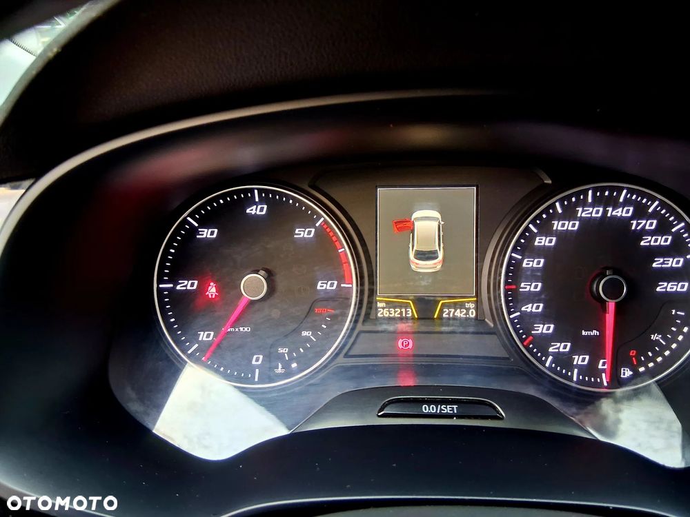 Seat Leon 1.6 TDI ECOMOTIVE Reference S&S - 9