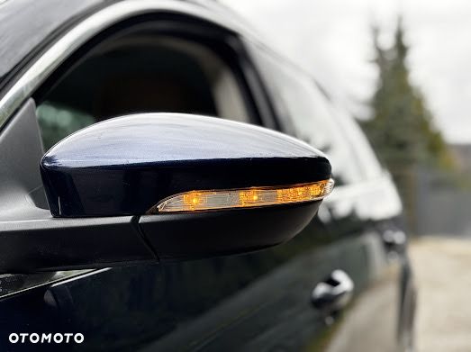 Volkswagen Passat - 10