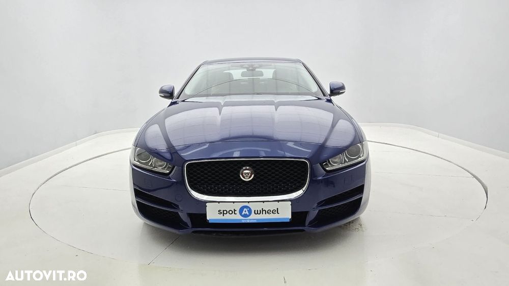 Jaguar XE - 2