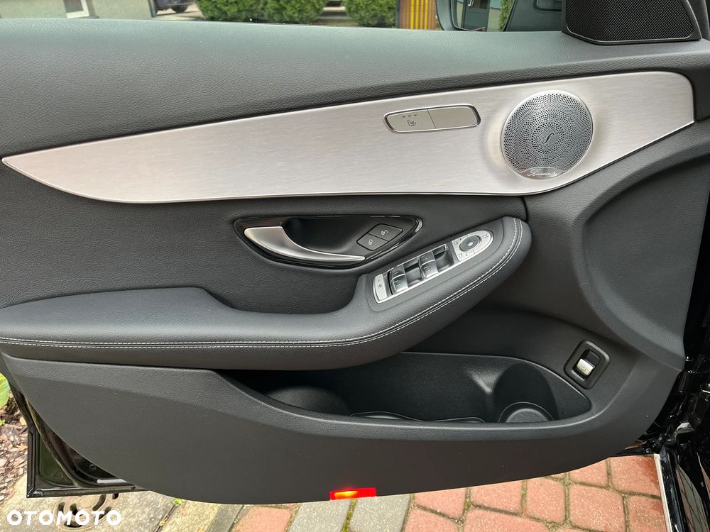 Mercedes-Benz Klasa C 300 de 9G-TRONIC Avantgarde - 32