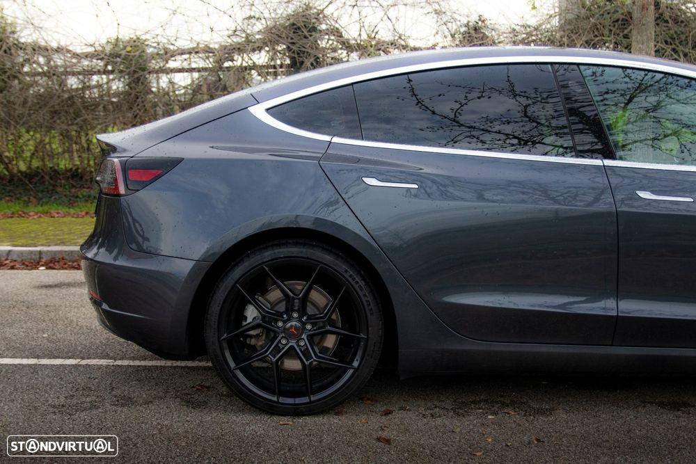 Tesla Model 3 Long-Range Dual Motor AWD - 37