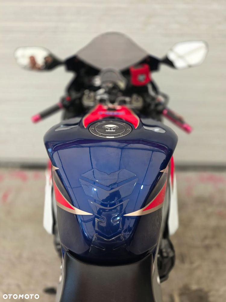 Honda CBR - 35