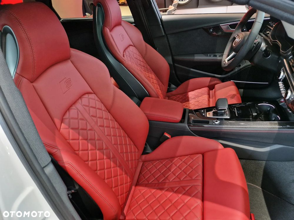 Audi S4 Avant - 11