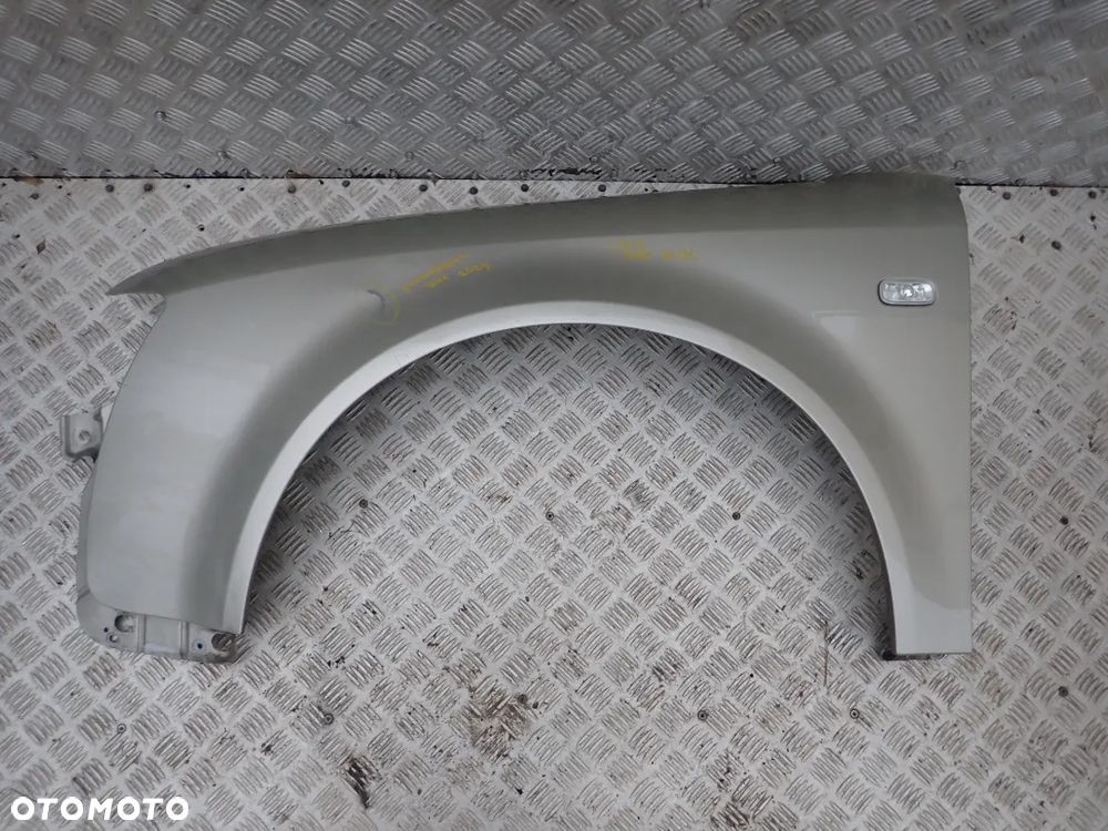 BŁOTNIK LEWY PRZÓD AUDI A4 B6 RADOM - 1