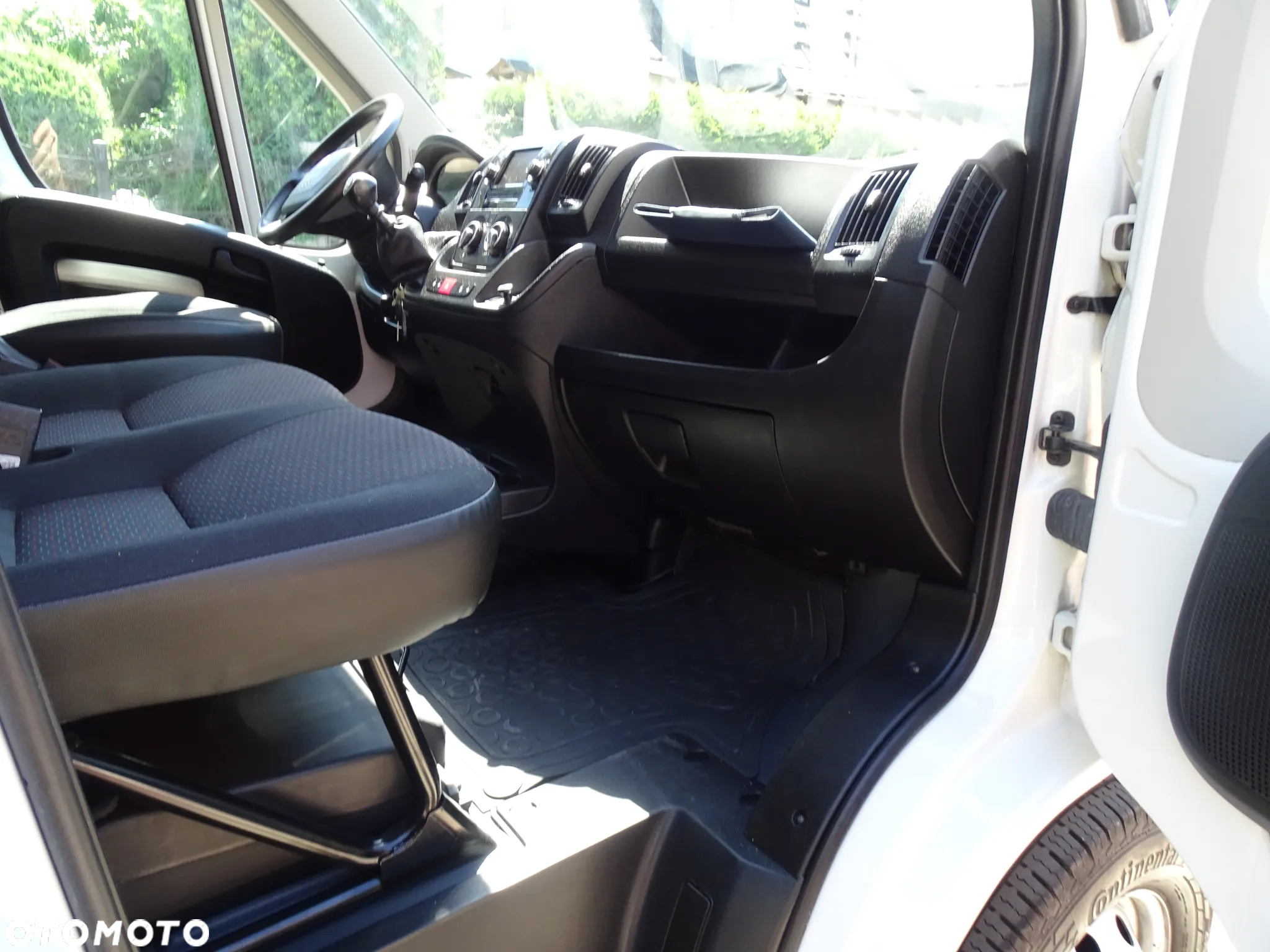 Peugeot BOXER 2, 2 HDI -103 KW -140 KM , KLIMATYZACJA, FULL OPCJA ,ALU-KONTENER 4,10x 2,10x2,10 ,WINDA- KLAPA ZAŁADOWCZA - DHOLLANDIA. - 8