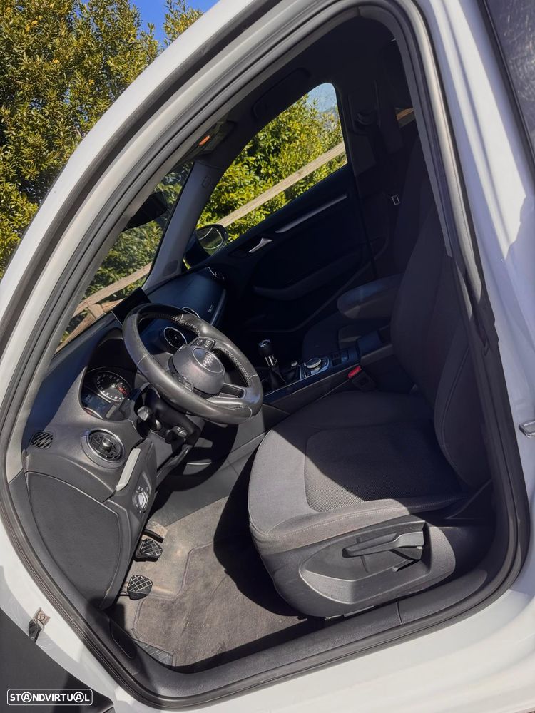 Audi A3 Sportback 1.6 TDI S-line - 12