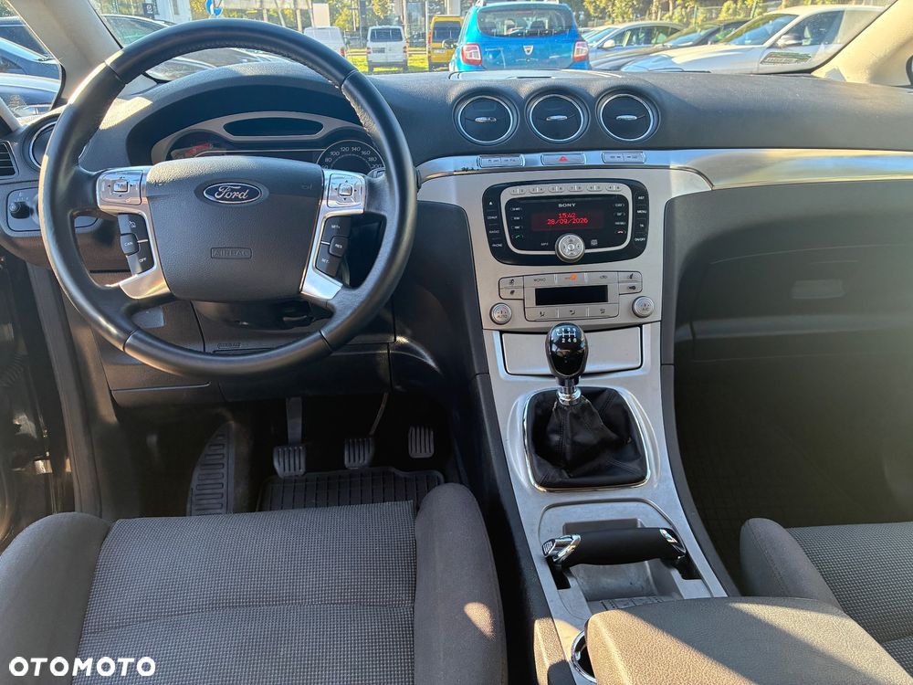 Ford S-Max - 10