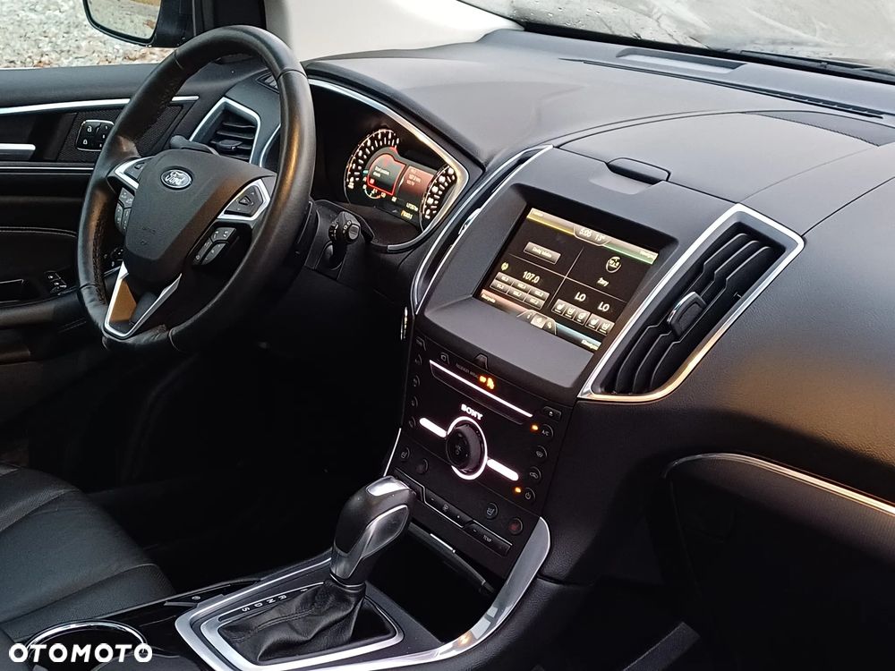 Ford Edge 2.0 TDCi Bi-Turbo 4x4 Titanium - 17