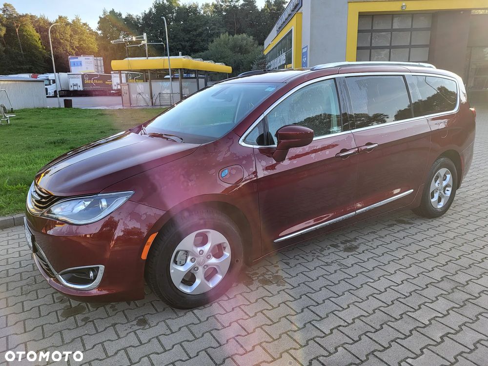 Chrysler Pacifica - 2