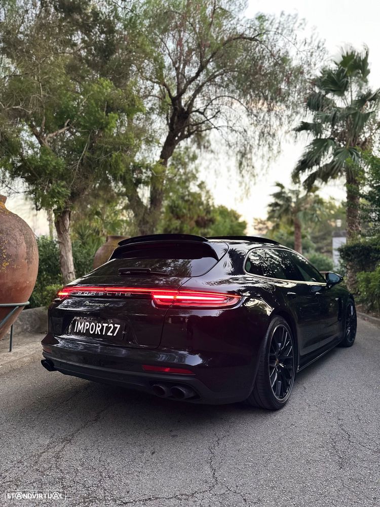 Porsche Panamera Sport Turismo 4 E-Hybrid - 12