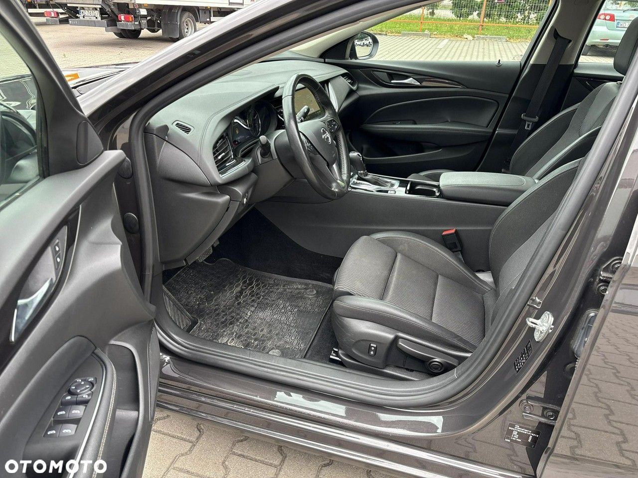 Opel Insignia 2.0 T Business Elegance S&S - 11
