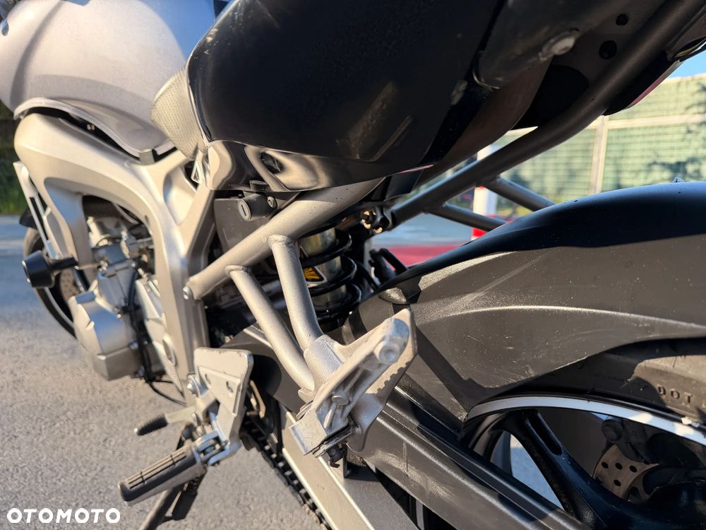 Yamaha FZ6 - 17