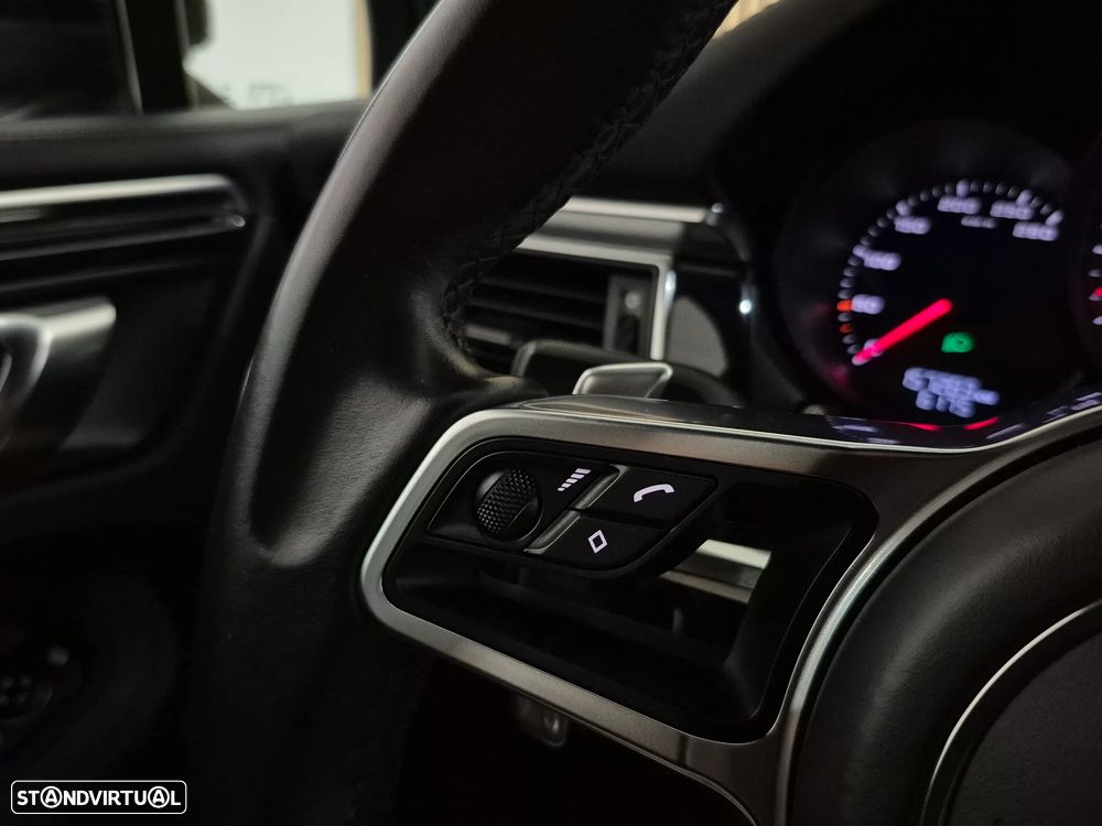 Porsche Macan S - 23