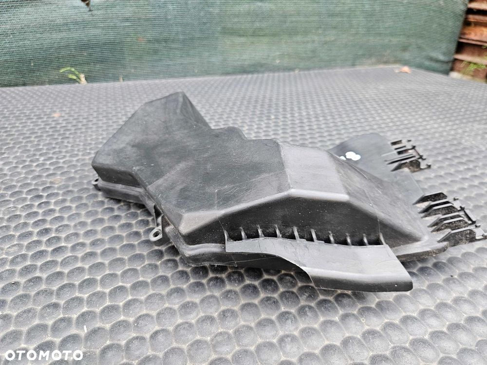 Obudowa Oslona Skrzynka Bezpiecznikow Pokrywa Uszczelka Komputer Sterownik Silnika Europa Audi A6 C6 - 34
