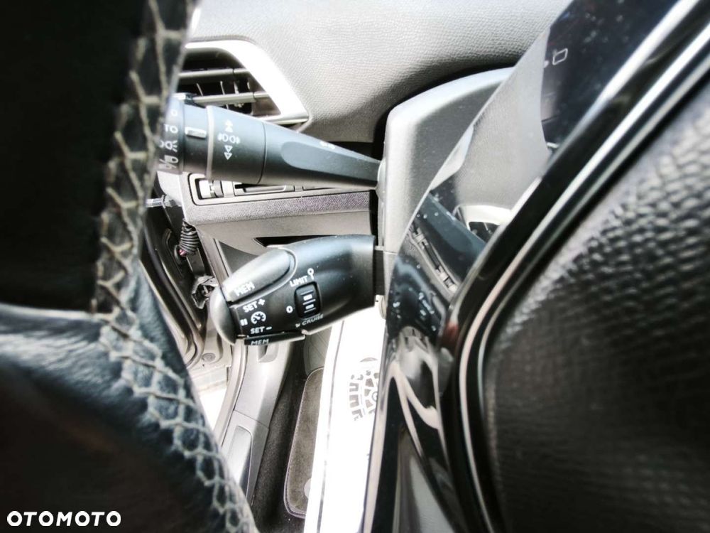 Peugeot 5008 - 12