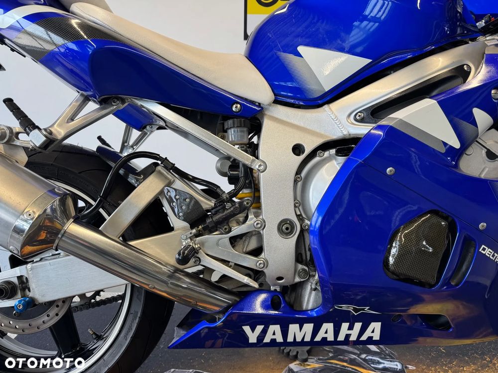 Yamaha R6 - 15