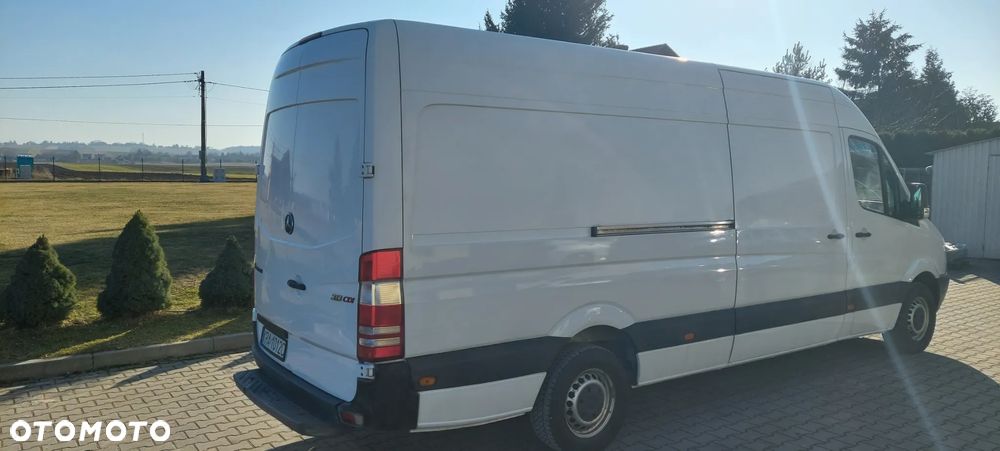 Mercedes-Benz Sprinter - 4